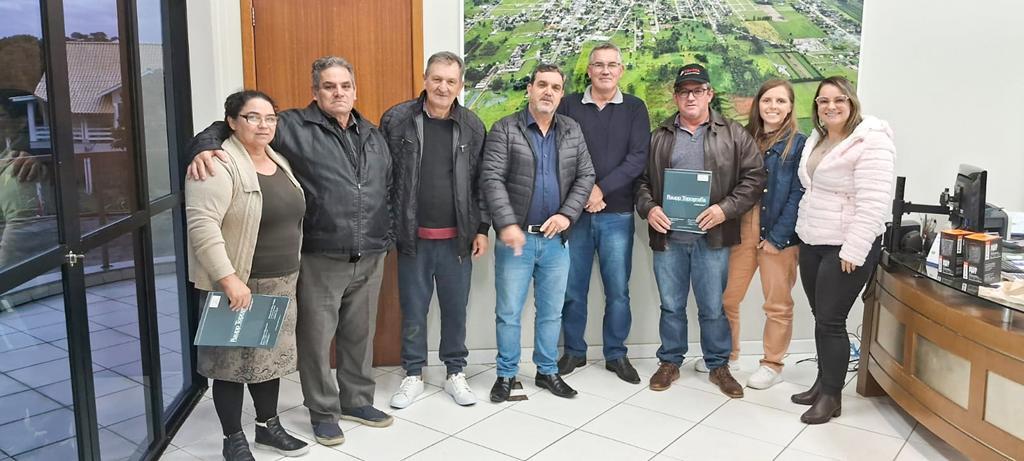RAUPP TOPOGRAFIA ENTREGA MATRÍCULAS  COMPLEMENTARES DO REURB EM SANTA ROSA DO SUL