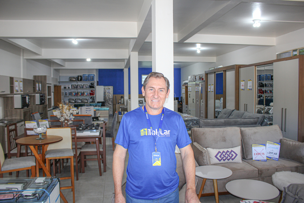 Loja de móveis Toklar abre as portas em São João do Oeste