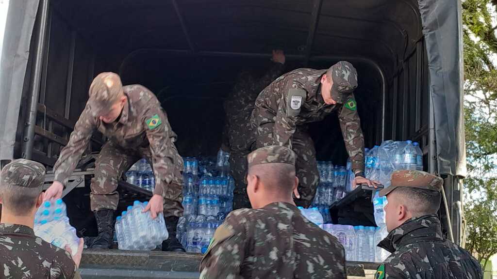 SOLIDARIEDADE: PREFEITURA ENCAMINHA 1,2 MIL LITROS DE ÁGUA PARA ELDORADO.