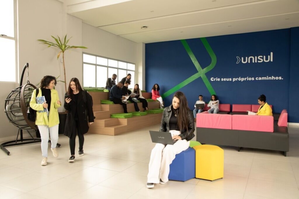 Parceria entre UniSul e ACATE visa desenvolver soluções para empresas de tecnologia
