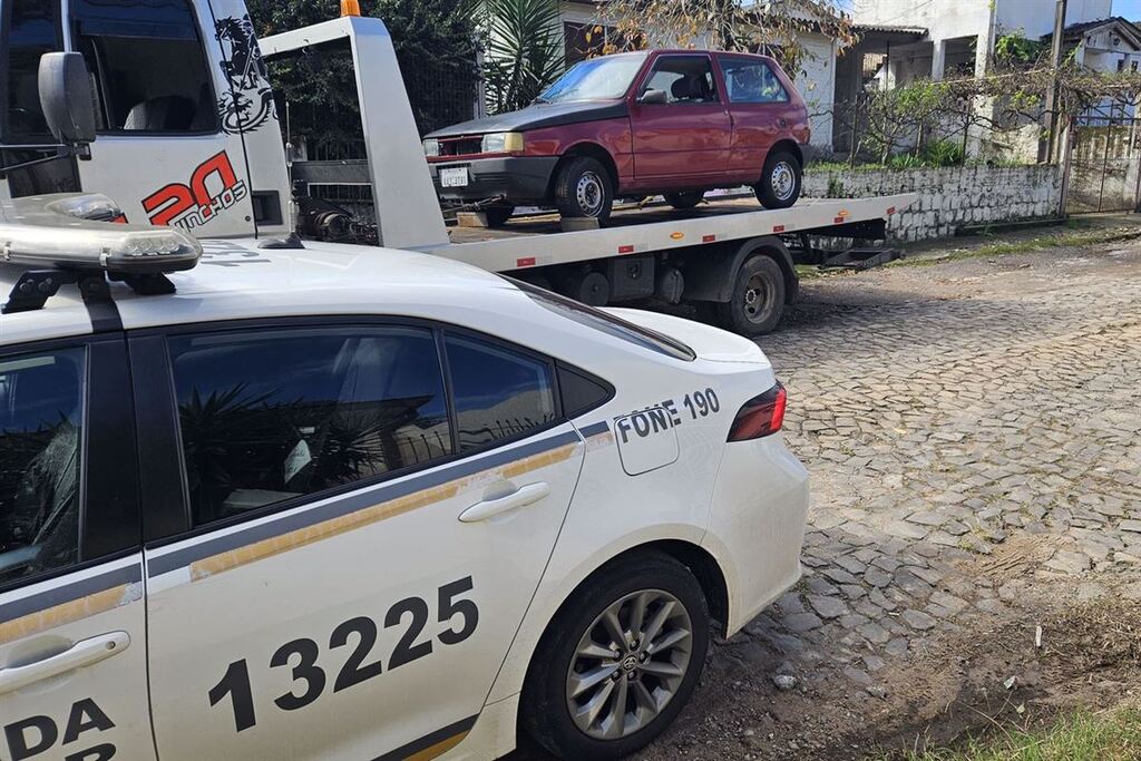 Foto: Brigada Militar - Veículo foi localizado abandonado na Rua Júlio Durand, no Bairro Itararé, em Santa Maria