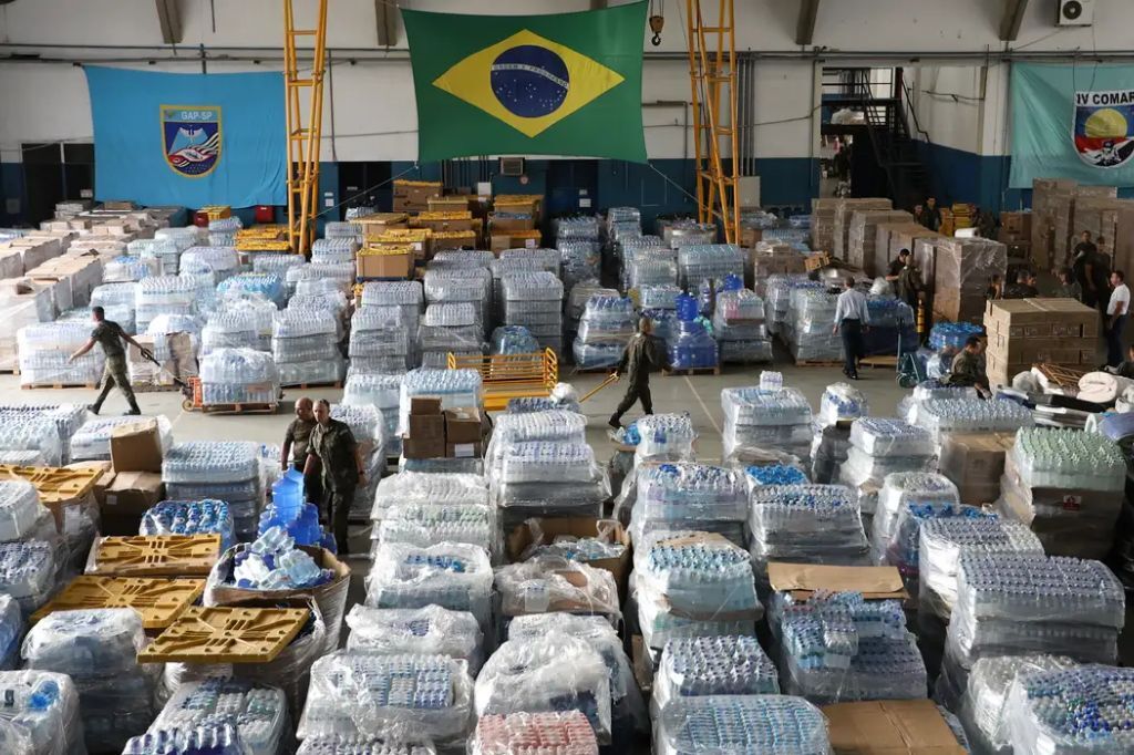 Segundo Defesa Civil do RS, foi contabilizado 200 toneladas de alimentos doados