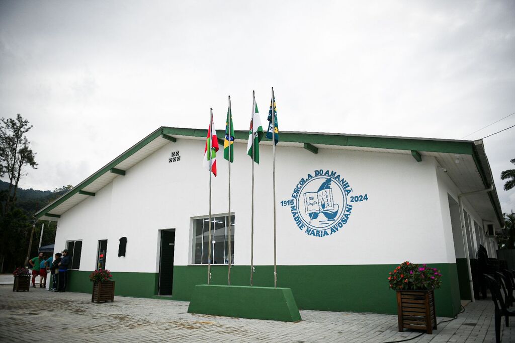 A Escola do Amanhã Madre Maria Avosani foi oficialmente inaugurada em celebração neste domingo, 26 de maio
