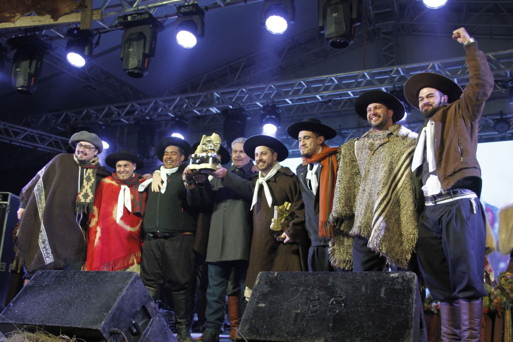 ‘Verso de Barro’ é a campeã da 30ª Sapecada da Canção Nativa