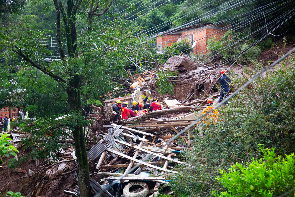 título imagem Um mês das enchentes: relembre quem são as 11 vítimas fatais da região