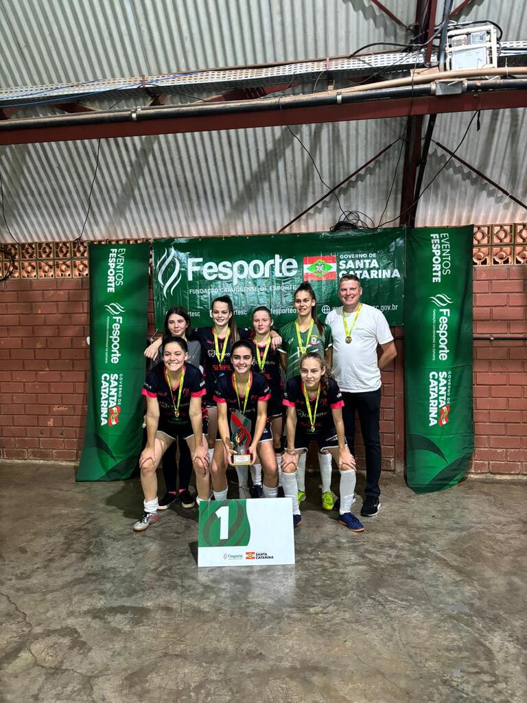 Futsal invicto: alunos da E.E.B José Marcolino Eckert são campeões