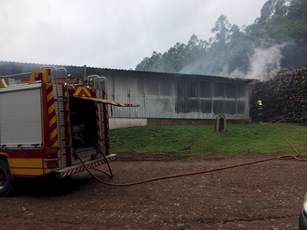 Incêndio em indústria