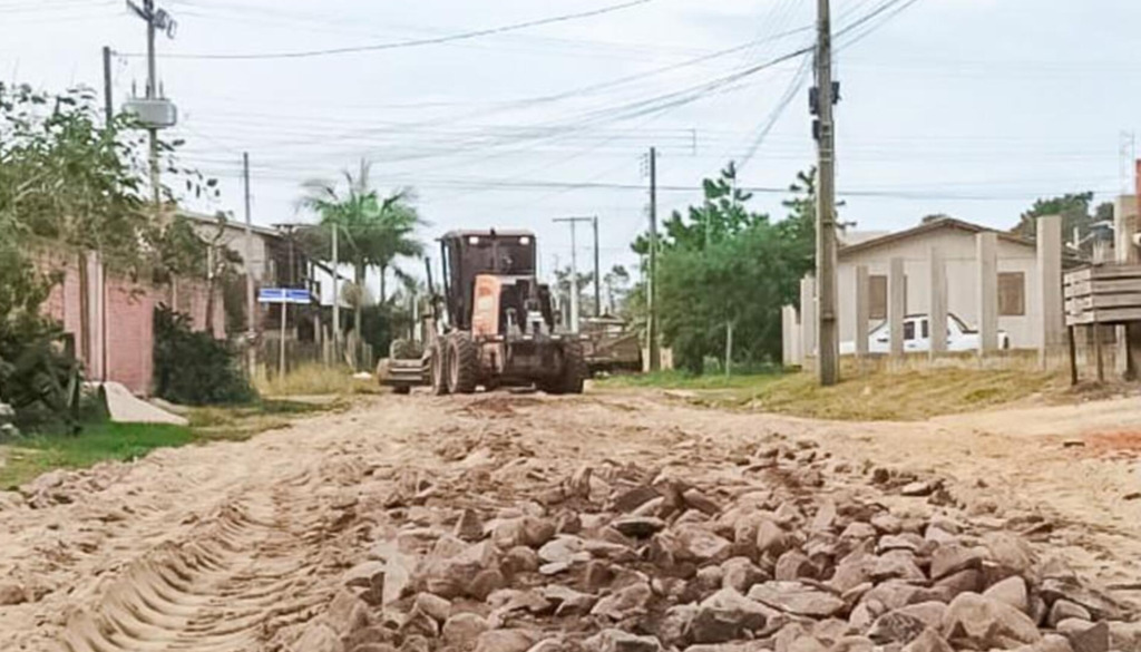 MUNICÍPIO DE PASSO DE TORRES INTENSIFICA MANUTENÇÃO  DA INFRAESTRUTURA AFETADA PELAS CHUVAS