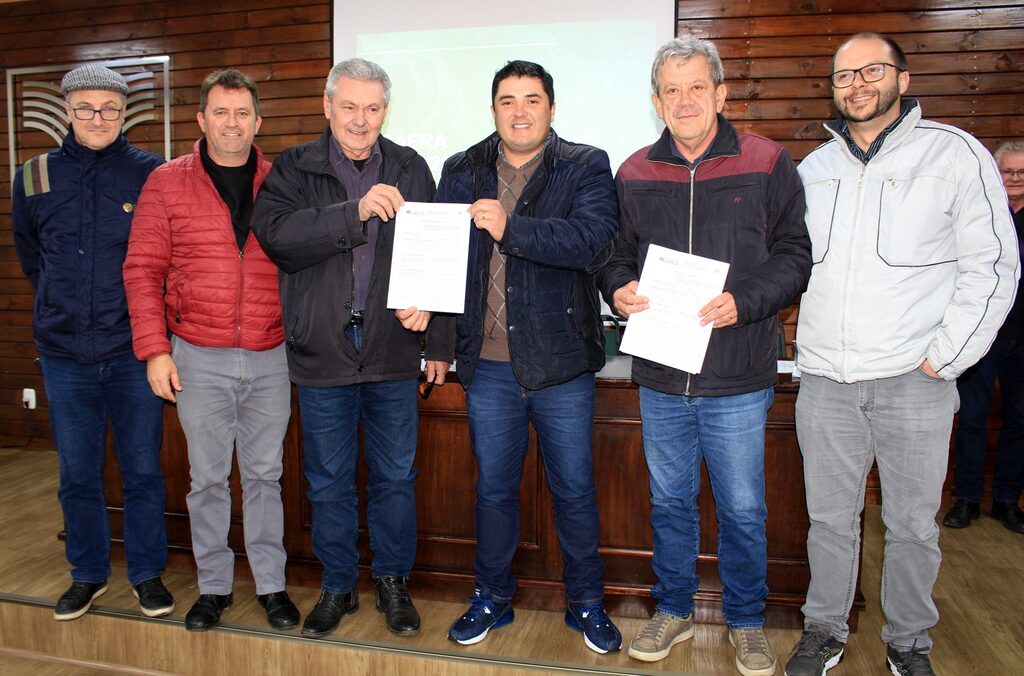 Lages e Otacílio Costa assinam contrato de 11 milhões com a usina de asfalto
