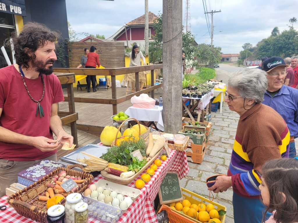 Foto: divulgação - Com os tradicionais produtos coloniais e alimentos agroecológicos, a Feira ocorre todos os domingos