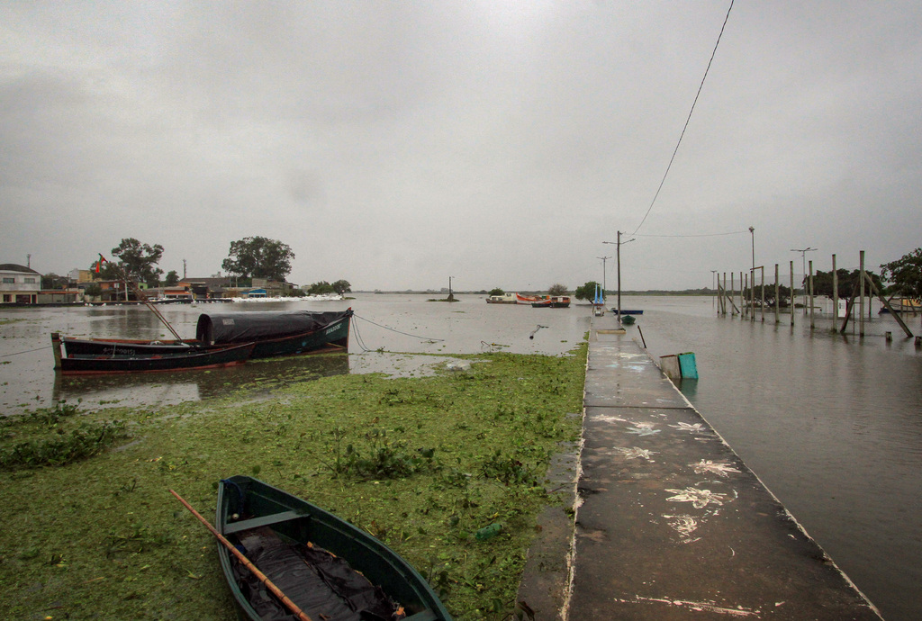 Jô Folha - DP - Nível do canal estava em 2,77metros às 11h deste domingo (2)