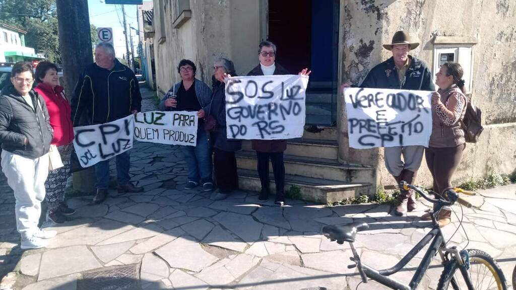 Moradores da zona rural de Arroio Grande voltam a protestar por falta de energia elétrica