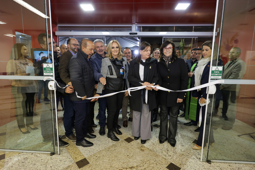 GOVERNO DO ESTADO INAUGURA NOVA EMERGÊNCIA DO HOSPITAL TEREZA RAMOS