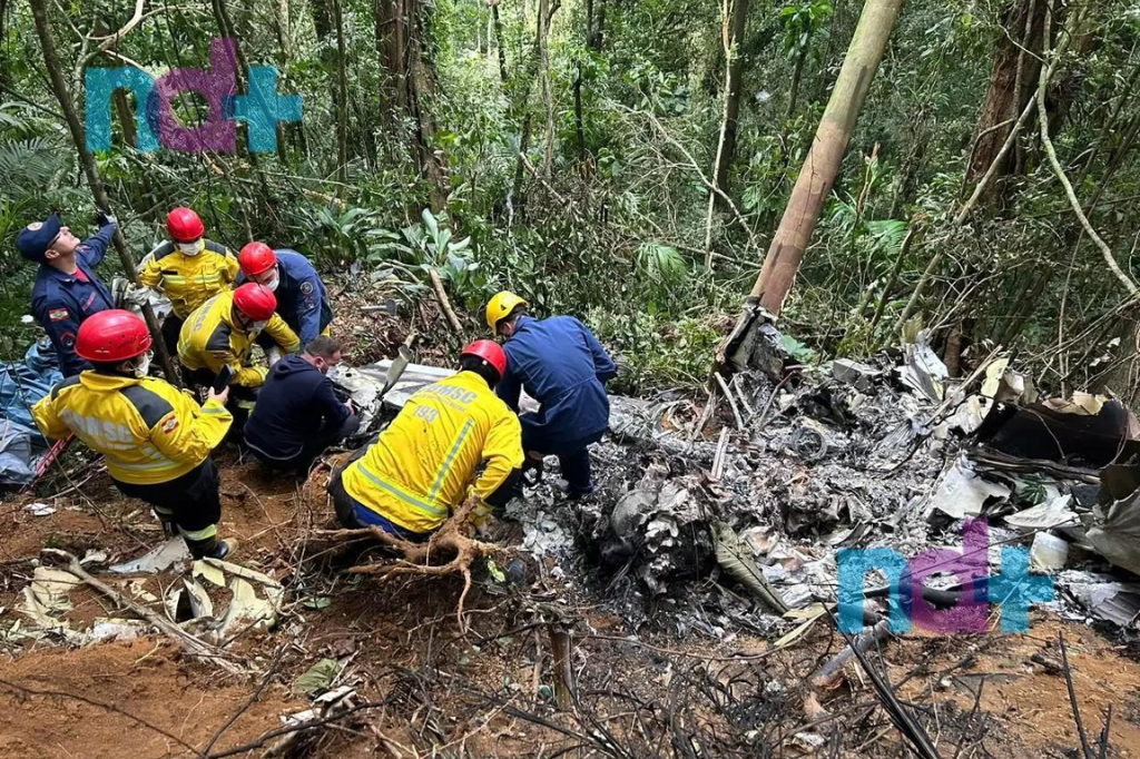 (Imagem Ricardo Alves  - NDTV) - Após desaparecimento avião é encontrado caído em SC; confira imagens dos destroços