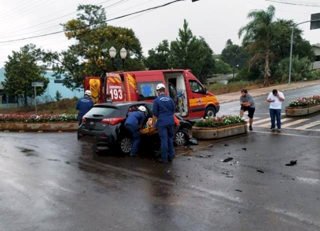 Passageira fica ferida