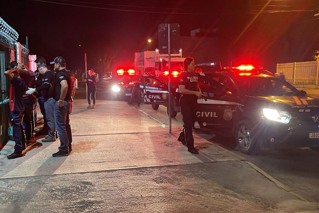 Foto: Polícia Civil - Fiscalizações e abordagens estão ocorrendo todas as noites em diversos bairros de Santa Maria