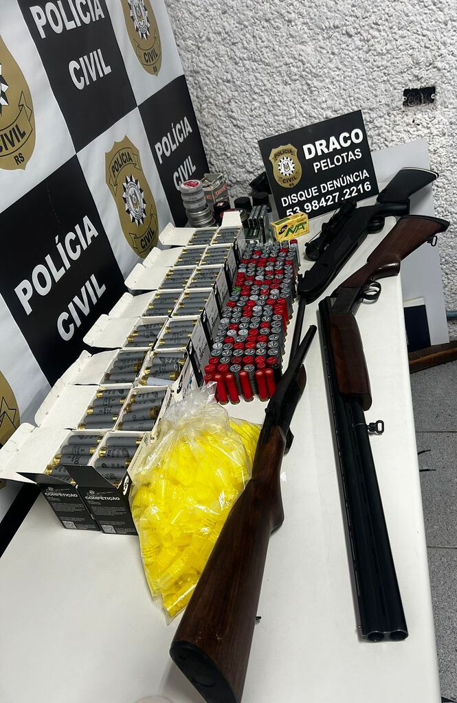 Divulgação - Armas e munições estavam em um pátio de uma residência no Sítio Floresta