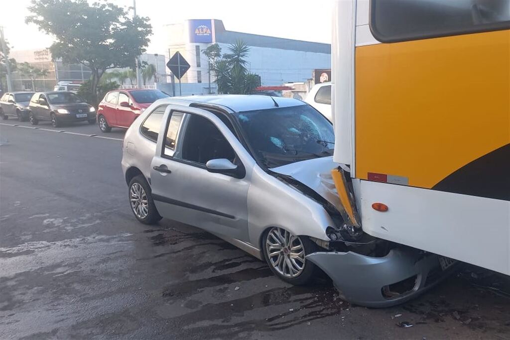 título imagem Morre motorista que colidiu veículo com ônibus em avenida de Santa Maria
