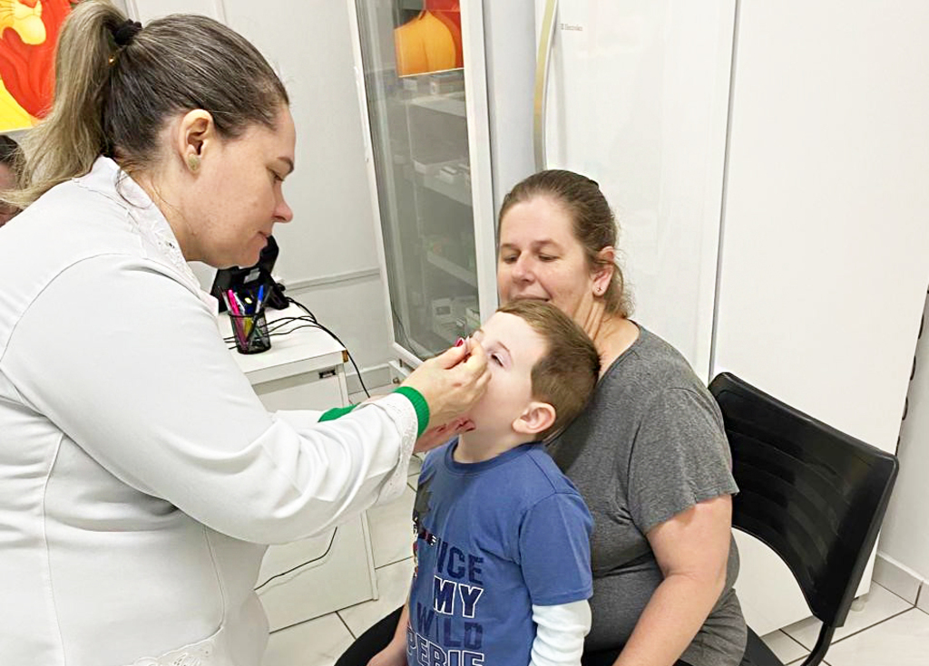 Secretaria da Saúde imunizou mais de 100 crianças no Dia D de Vacinação contra a Poliomielite em Ouro