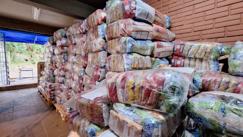 Governo distribui cestas básicas para esportistas gaúchos atingidos pela enchente