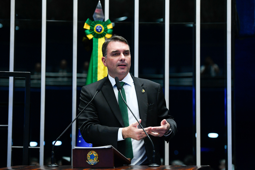 Foto: Marcos Oliveira/Agência Senado - -Em discurso, na tribuna do Senado, senador Flávio Bolsonaro (PL-RJ)