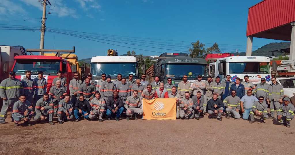 Equipes da Celesc ajudam a restabelecer energia elétrica em Porto Alegre e 35 comunidades do Rio Grande do Sul