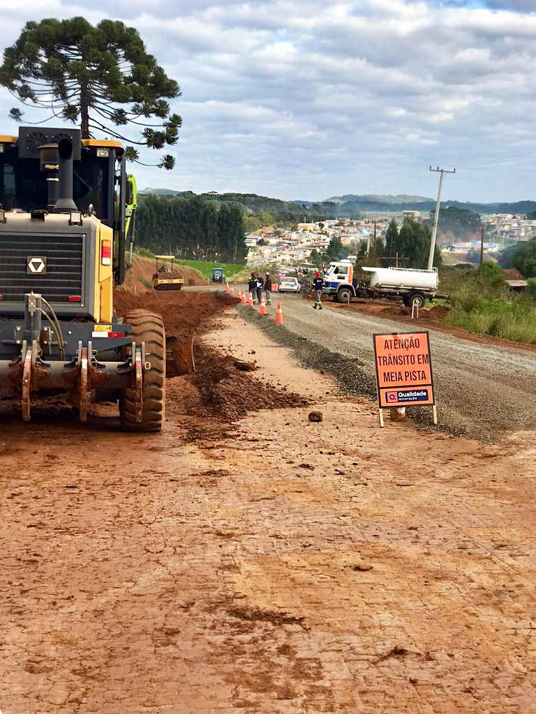  Iniciada as obras de pavimentação asfáltica na SC-451, trecho que liga Frei Rogério a Fraiburgo 