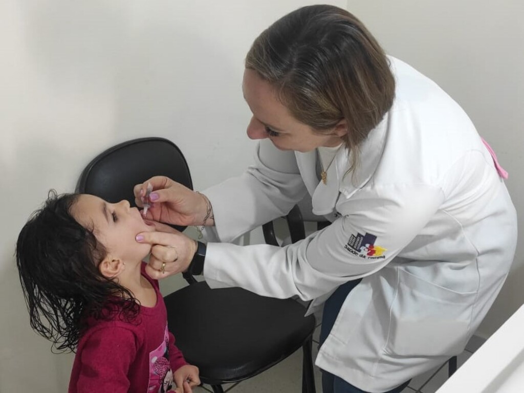 Doses da vacina contra a poliomielite continuam disponíveis mesmo com o fim da Campanha