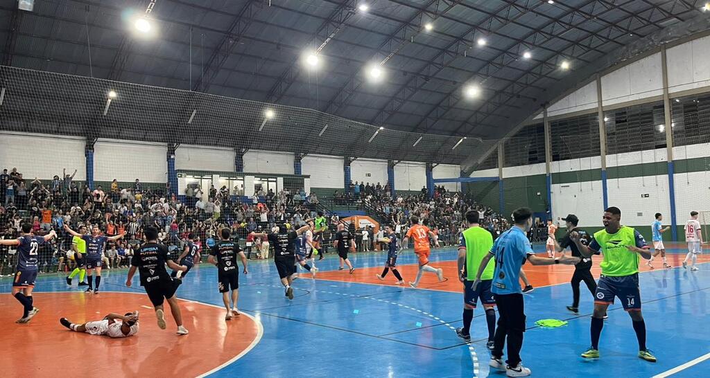 UFSM bate o Atlântico no CDM e é líder da Série Ouro de Futsal com 100% de aproveitamento