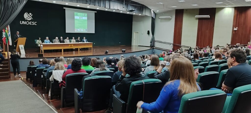  Conselheiras do COMED e Secretária da Educação participam do XII Seminário Estadual de Sistemas de Ensino