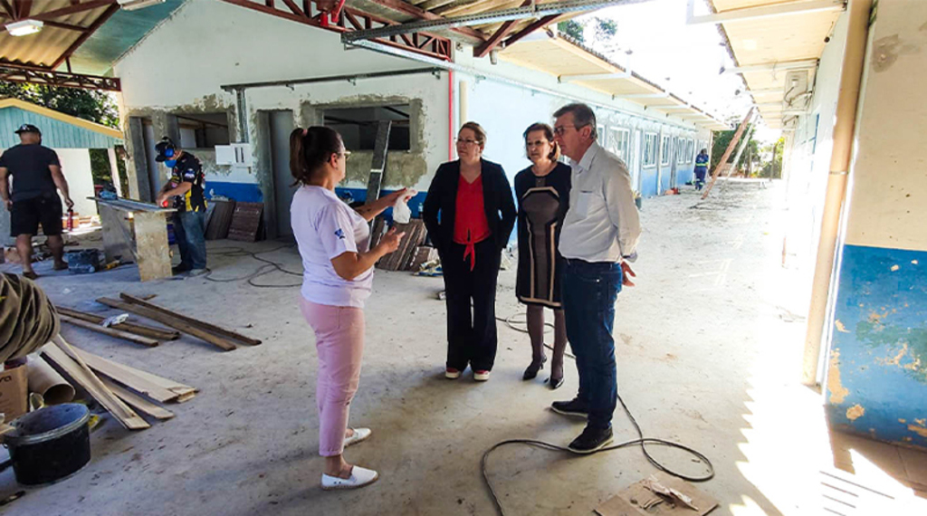 Administração municipal visita obra de reforma e ampliação da Escola Bernardo Moro Sobrinho