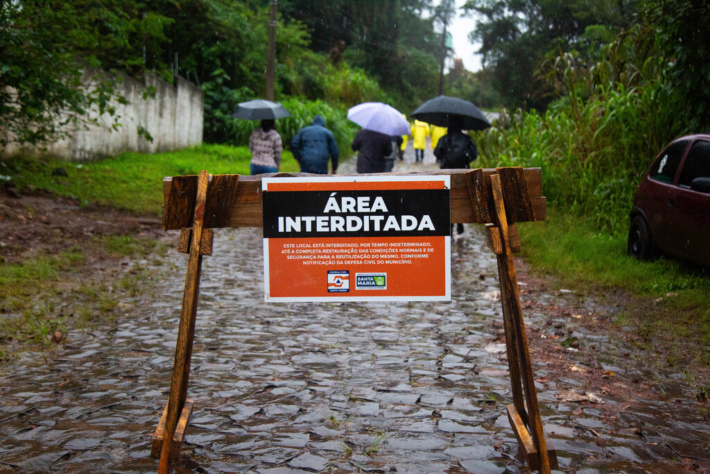 título imagem Volta da chuva intensifica monitoramento em áreas de risco em Santa Maria
