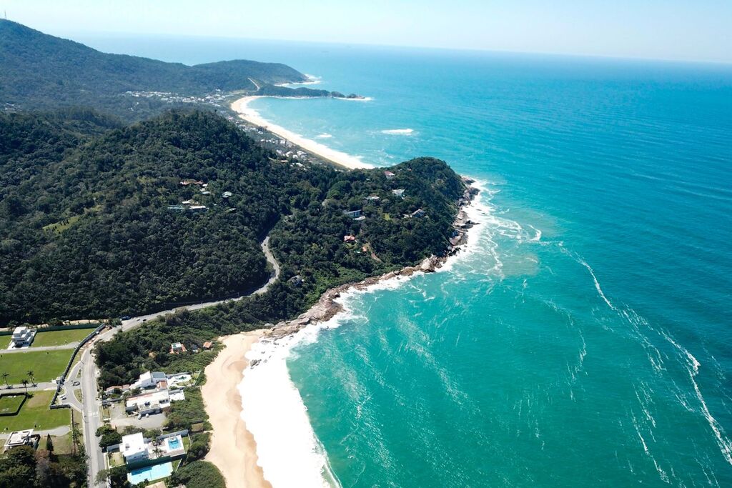 Eduardo Valente / SECOM - Praia do Estaleiro e Estaleirinho em Balneário Camboriú estão concorrendo ao selo