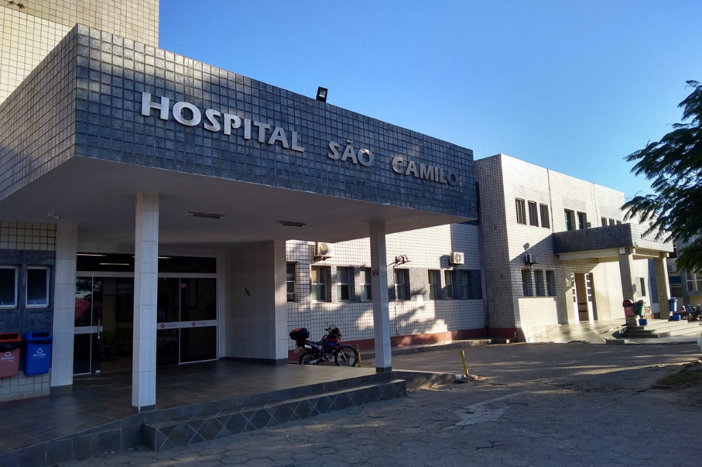 Homem causa perturbação e assusta pacientes no hospital de Imbituba