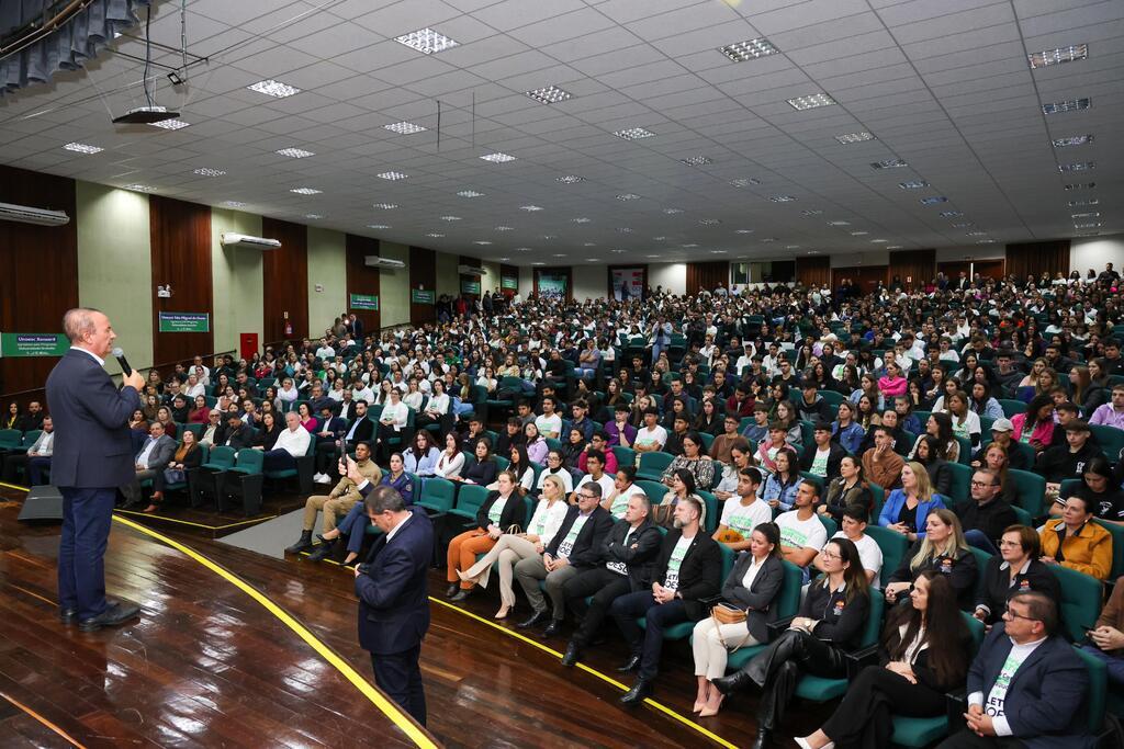 Governador participa de reunião com empresários e do Circuito Universidade Gratuita