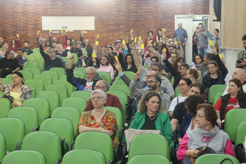 título imagem Professores aprovam indicativo pelo fim da greve na UFSM