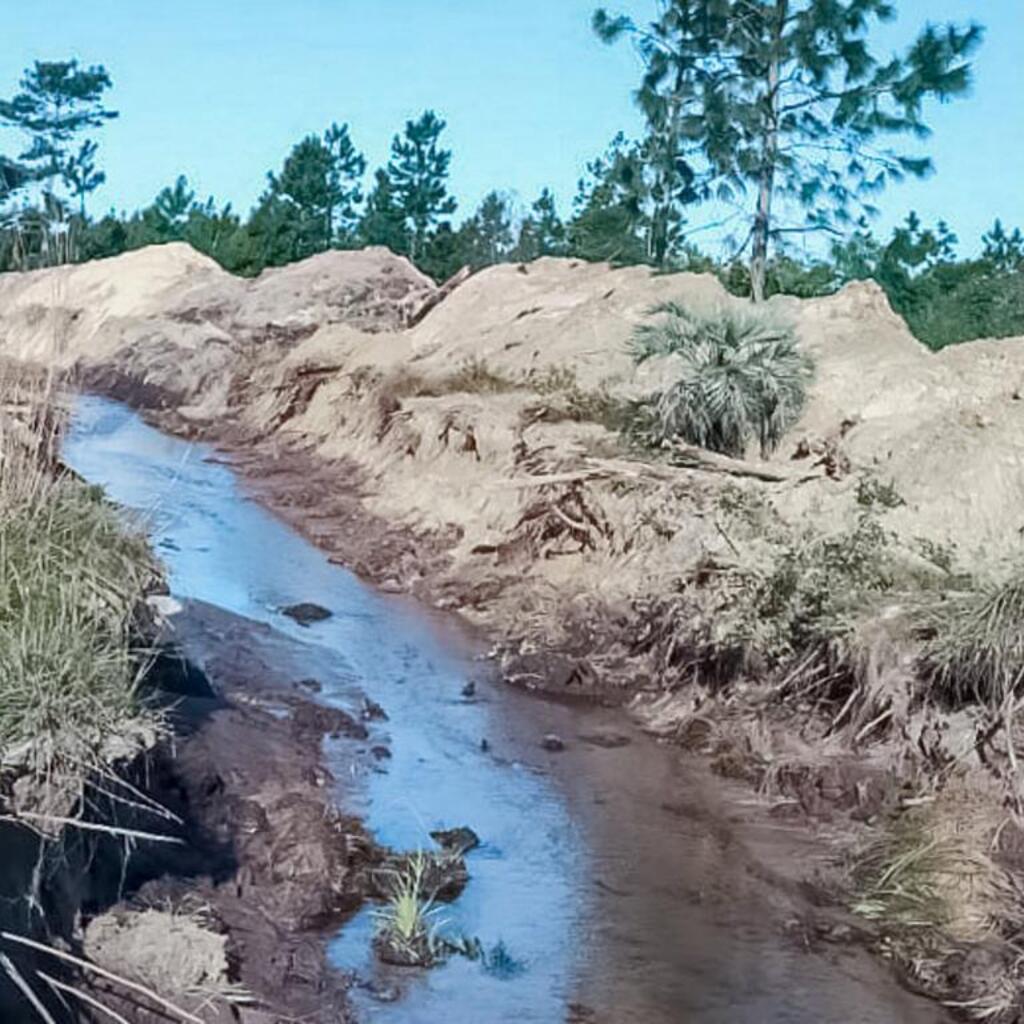 BAIRROS DO MUNICÍPIO DE PASSO DE TORRES  RECEBEM MANUTENÇÃO DA INFRAESTRUTURA