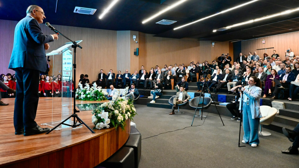 Alckmin reforça papel da ferramentaria no desenvolvimento industrial em Joinville