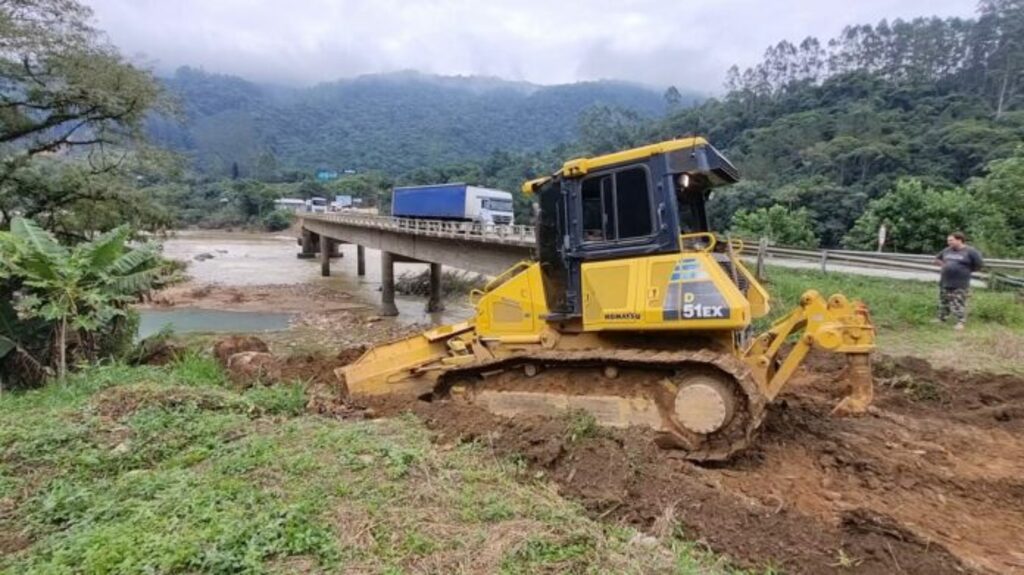 Iniciam obras de reabilitação da ponte entre Apiúna e Ibirama na BR-470