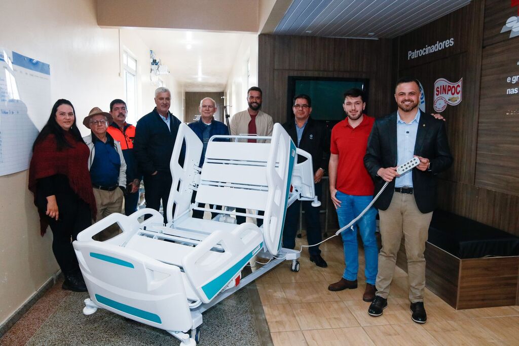 Deputado Lucas Neves entrega camas hospitalares de última geração em Otacílio Costa
