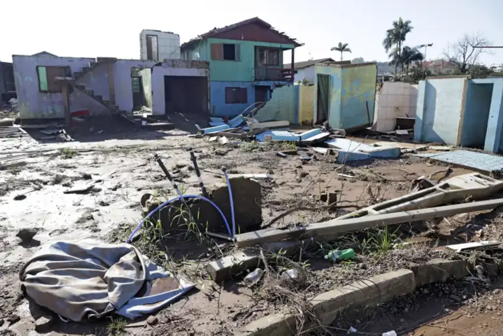 DEVASTADA PELA ÁGUA, ROCA SALES VIVE ENTRE MIGRAÇÃO E RECONSTRUÇÃO