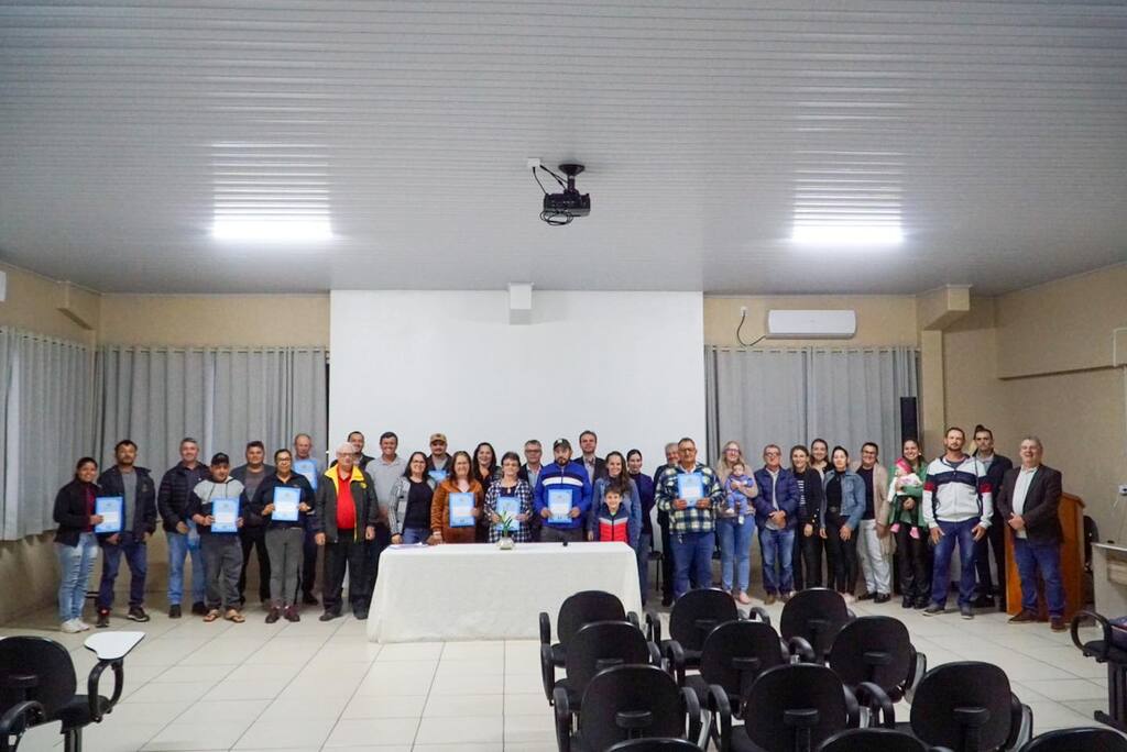 Entrega de títulos do Programa Lar Legal é realizada em Nova Itaberaba