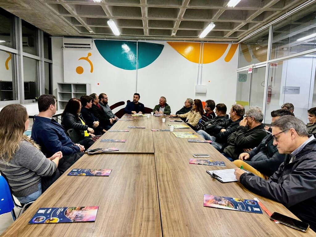 Deputado Marcius Machado discute projetos e obras estruturantes com empresários da ACIL