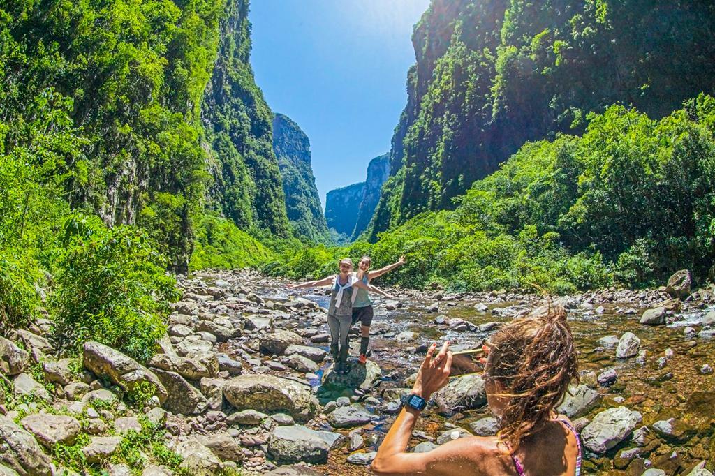PRAIA GRANDE: TRILHA DO RIO DO BOI É RECONHECIDA COMO  UMA DAS MELHORES DA AMÉRICA DO SUL