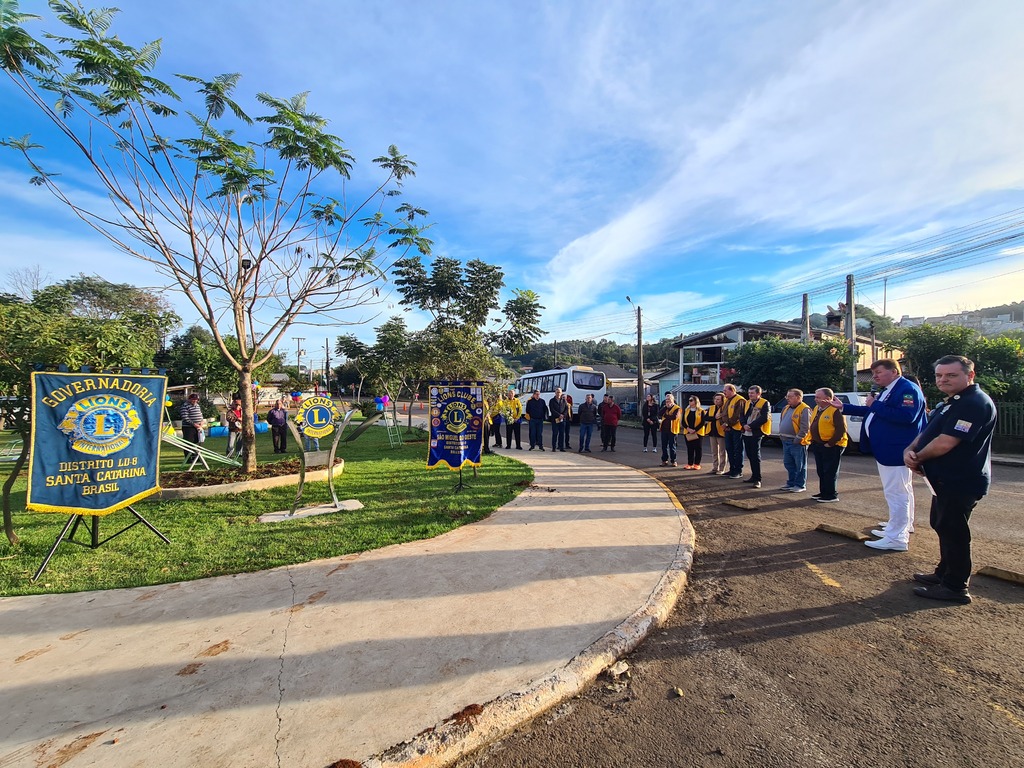 Programação especial é realizada na Praça Lions Clube São Miguel do Oeste