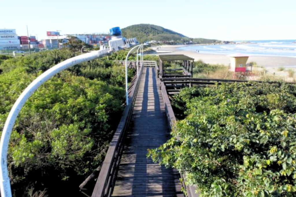  - Criminosos furtam fiação de passarela na Praia da Vila