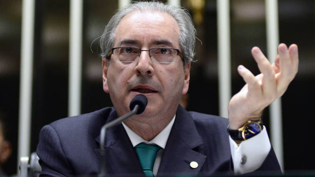 Aprovado parecer pela cassação de Eduardo Cunha