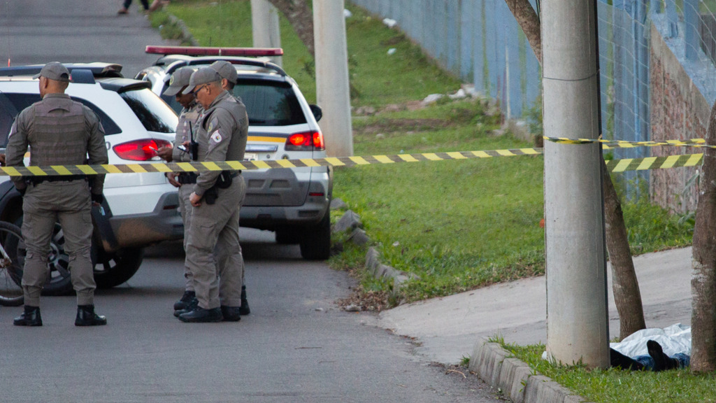 título imagem Jovem é morto a tiros no Bairro Nova Santa Marta neste domingo e Santa Maria chega ao 44º homicídio
