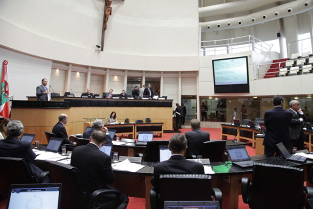 População deve debater criação de mais uma vaga na Alesc