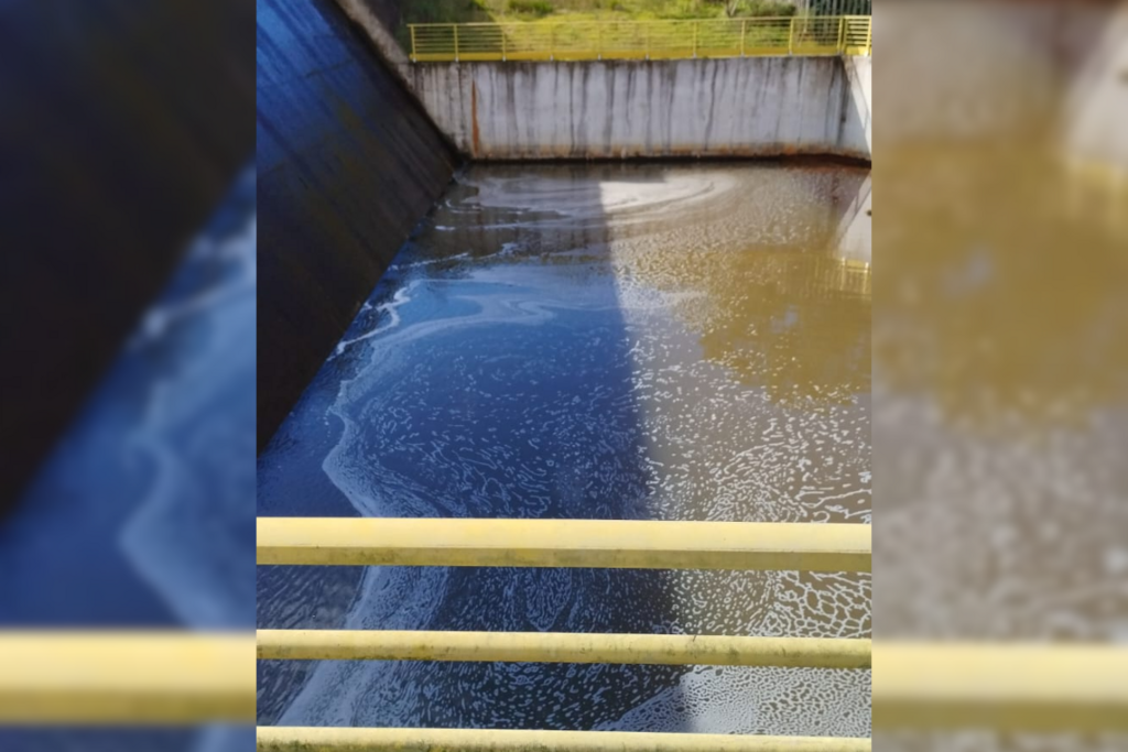 título imagem Corsan aguarda resultado de análises sobre possível contaminação por óleo e agrotóxicos em barragem de Silveira Martins